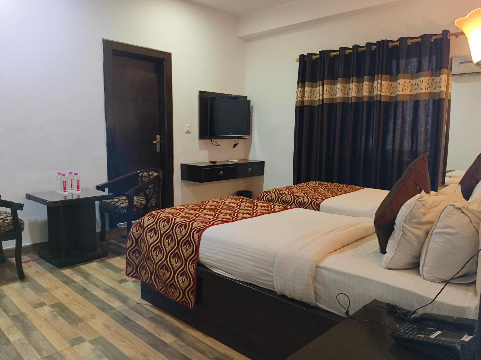 Hotel Samovar Agra  Esterno foto